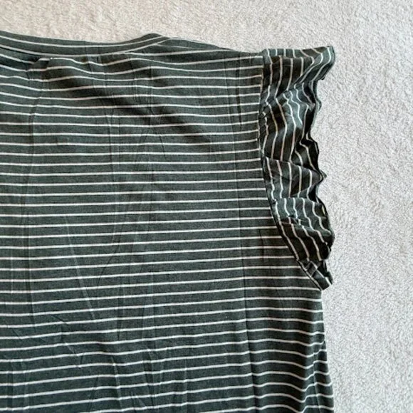 NWT Olive Green Striped Ruffle Sleeve Tee Womens Casual Pocket Top Size M - Picture 12 of 13